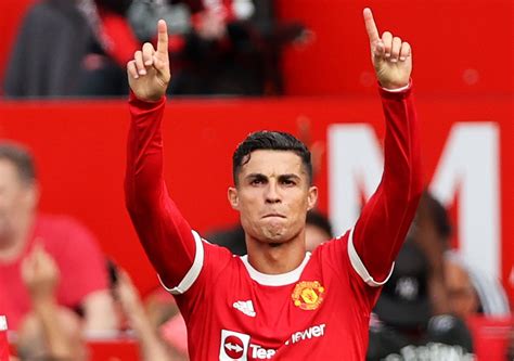 Cristiano Ronaldo sets unique new record by making second Manchester ...