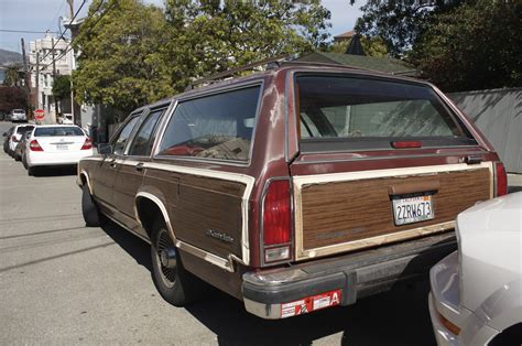 Old Parked Cars 1988 Ford Ltd Country Squire Lx