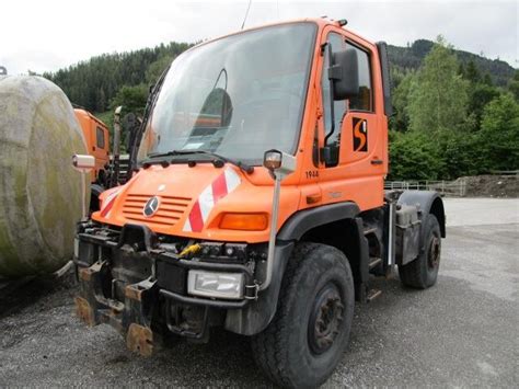 Zugmaschine Mercedes Benz Unimog U In Austria