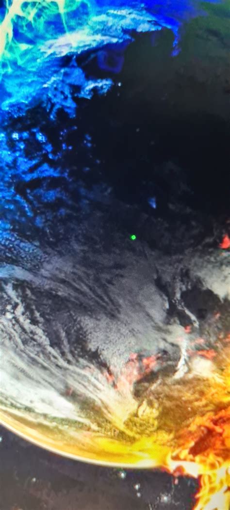 Green Dot In The Middle Of Monitor Pcspecialist