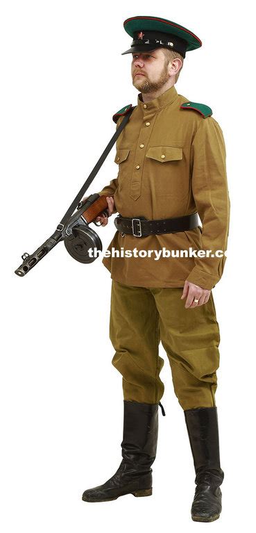 Uniforme completo de oficial de tropas de fronteras del NKVD soviético ...