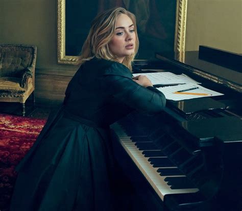 Утонченная красота: Адель украсила обложку Vogue (Фото)