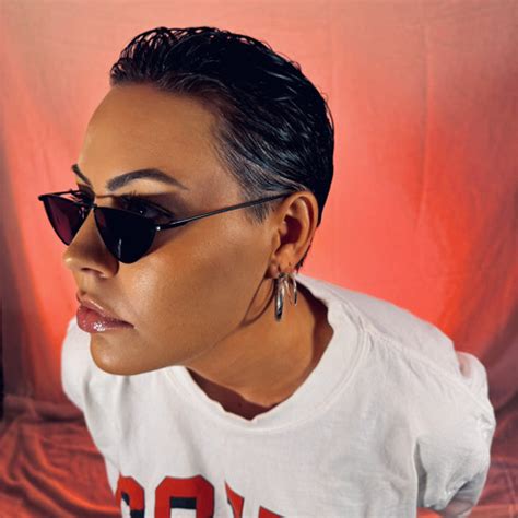 Stream Kola Champagne Music Listen To Songs Albums Playlists For