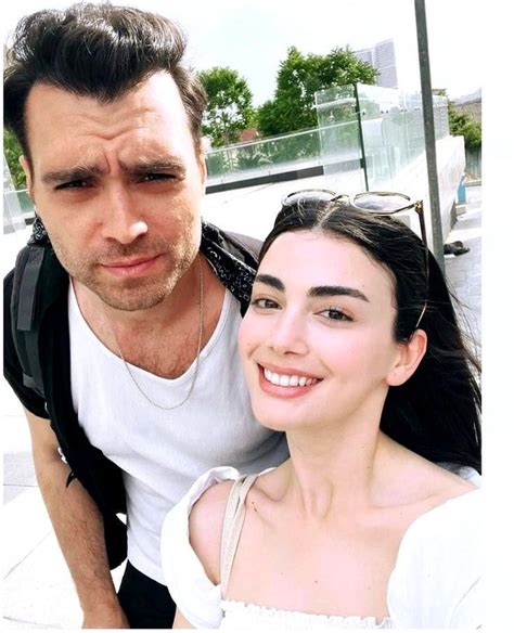 Hakan Kurtas ve Özge Yagiz Özge yağiz Turkish actors Actors