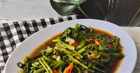 Resep Cah Kangkung Saus Tiram Oleh Priska Koes Cookpad