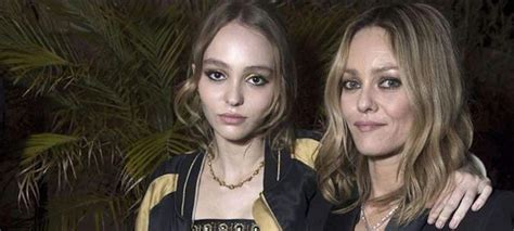 Vanessa Paradis Fait Une Belle Déclaration à Lily Rose Depp Sur C à Vous