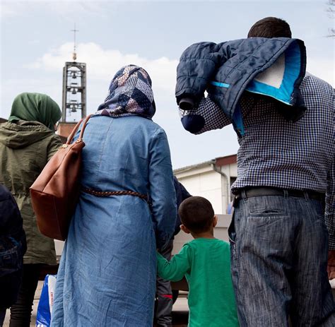 Flüchtlinge in Deutschland CSU dehnt Obergrenze auf Familiennachzug