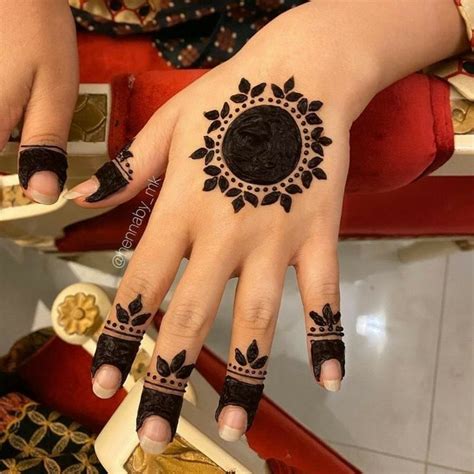 Pin Van Nishi Op Mehandi Hennadesigns Henna Patronen Henna