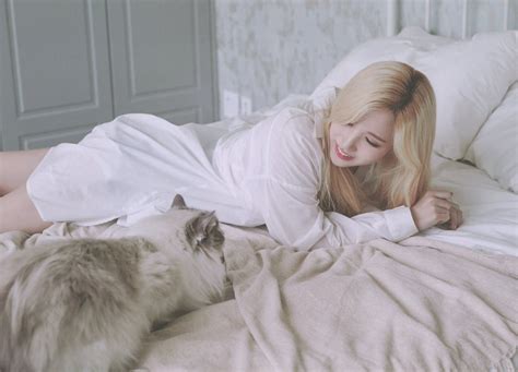 Mina Yes I Am Mina Photobook 80 Images Kpopsource Your