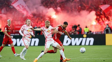 Fußball DFB Pokal heute SC Freiburg vs RB Leipzig im Live Stream