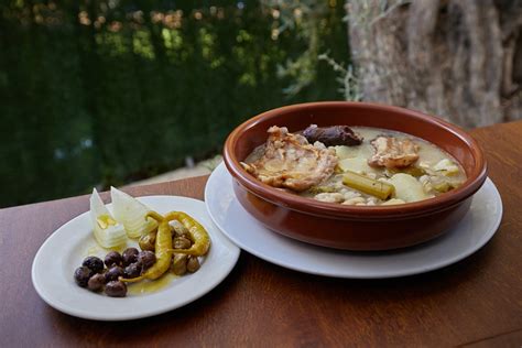 Comida Típica De Granada 11 Platos Que Saben A Tradición Guía Repsol