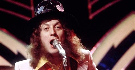 Slade S Noddy Holder Given Six Months To Live In Secret Five Year