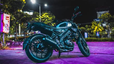 Modif Yamaha XSR 155 Hitam Perak Silver Sony A7IV Sony 35mm F 1 8