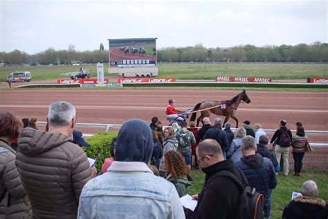 Prix des Ducs de Normandie immense foule à l hippodrome de Caen