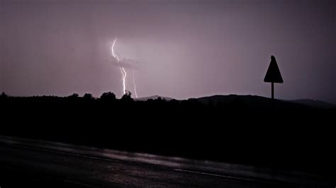 Wetter Und Wetterthemen Am Tropennacht Mit Neuen Gewittern