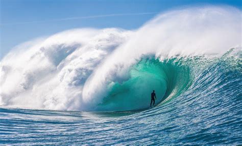 In Pictures: Photographer’s Still Waves Surfing Photos Are an Absolute ...