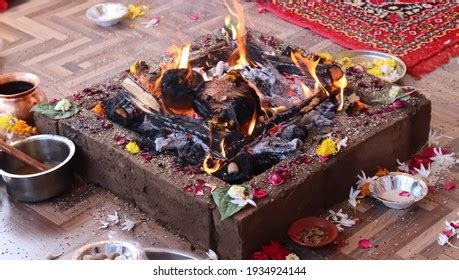 Havan Kund Hindu Pooja Havan Ceremony Stock Photo (Edit Now) 1934924144