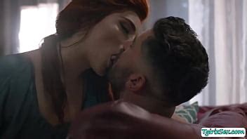 Slim Ts Ariel Demure Chupa Una Enorme Polla XVIDEOS