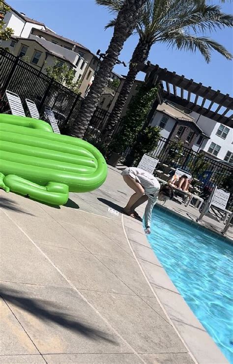 MILF NICE ASS THONG BIKINI Beach Bikini Forum