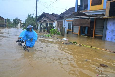 Banjir Akibat Meluapnya Sungai Wulan Di Kudus Meluas Antara News