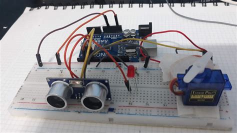 Sensor Ultrass Nico E Servo Motor Programa O Por Blocos No Tinkercad