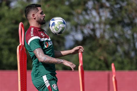 Renato Augusto Fala De Disputa Ganso No Fluminense