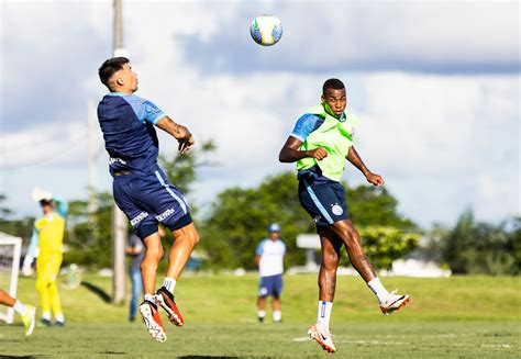 Jornal Correio Bahia mostra poder de reação mas defesa liga alerta