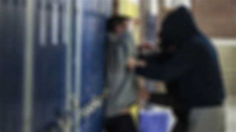Väpnat hot och våld i skolan fortsätter att öka Samnytt