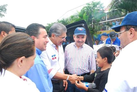 Norman Quijano Futuro Presidente De El Salvador En Su Visita Al Mercado