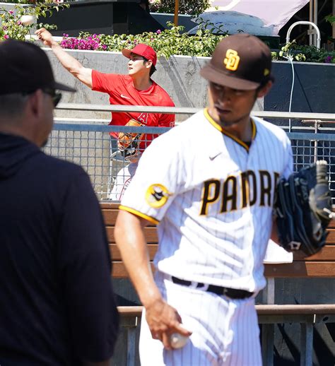 ダルビッシュと大谷翔平の対決はお預け 試合前には談笑し投球練習 登板回避はインフルエンザ Mlb写真ニュース 日刊スポーツ