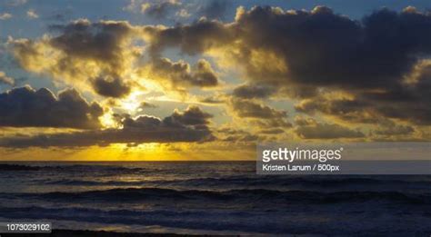 24 Hamoa Beach Maui Stock Photos, High-Res Pictures, and Images - Getty ...