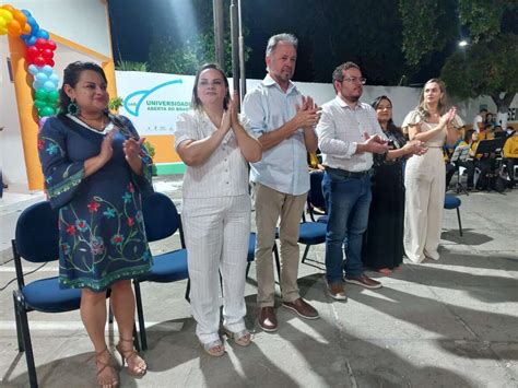 Cvt De Beberibe Celebra Anos Certifica O De Alunos E Desfile De