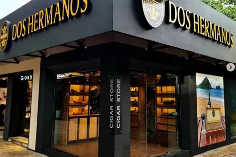 Dos Hermanos Coffee Cigar Santorini Ala Jakarta Nikmati Pesona