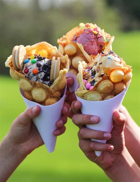 Bubble Waffles - Cookies and Cups