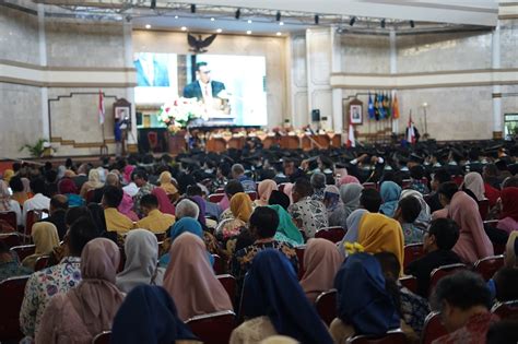 Upn Yogyakarta Wisuda 518 Lulusan Bernasid