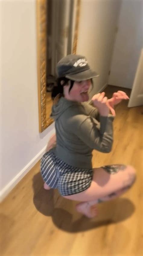 Whats The Name Of This Girl Shaking Ass Answered Namethatporn