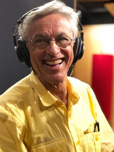 Caetano Veloso Pede R 13 Milhão à Osklen Por Uso Indevido De Imagem
