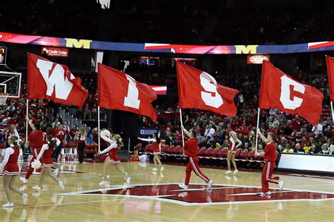 Wisconsin Basketball Recruiting Top 2023 Prospect Receives An Offer