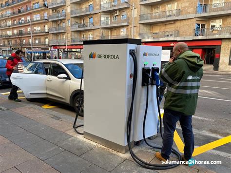 V Deo Cargado El Primer Veh Culo El Ctrico En El Nuevo Punto De