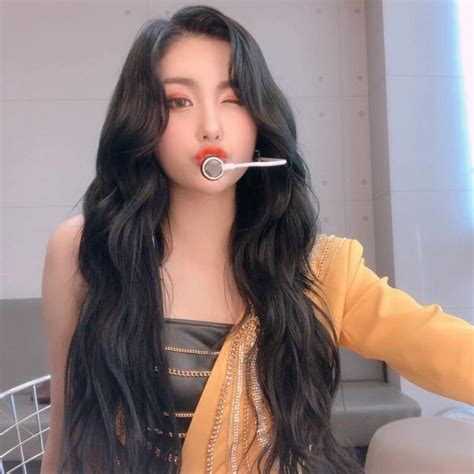 9 Hot Sexy Heo Yoorim Bikini Pics