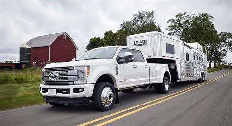 2017 Ford F 450 Super Duty Platinum Crew Cab Towing A Trailer Car Hd Wallpaper Peakpx