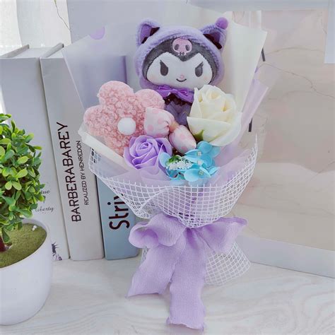 2024 Handmade My Melody Kuromi Cinnamoroll Kt Plush Doll Holding Flower