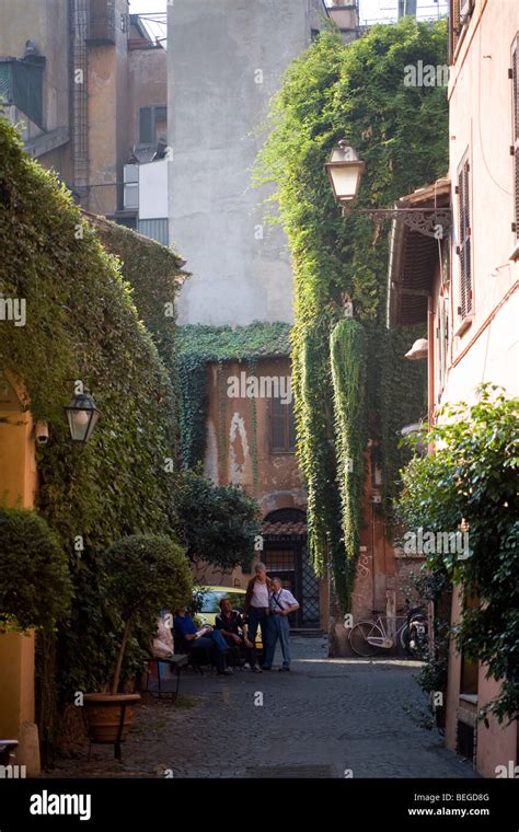 Small Street In Trastevere Quarter Rome Italy Stock Photo Alamy