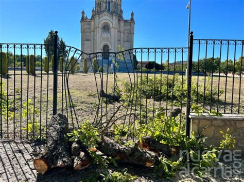 As Qued La Valla Del Pante N De La Duquesa De Sevillano Tras Caerle