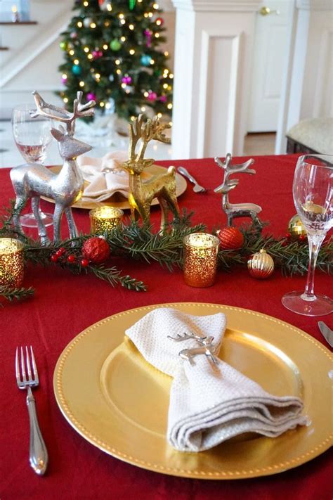 Traditional Christmas Table Setting | Christmas table, Christmas table ...