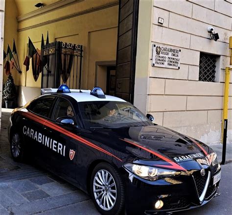 Si Svegliano E Trovano I Ladri In Casa Ne Bloccano Uno E Lo Mandano