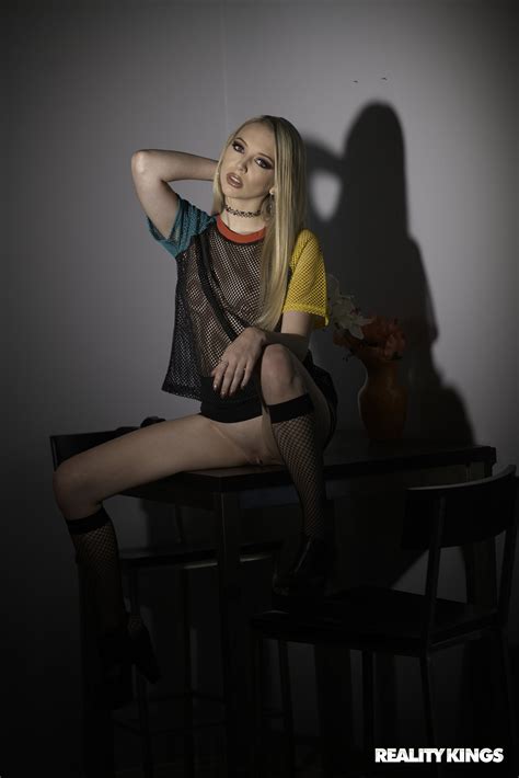 Lily Larimar Porn Pic