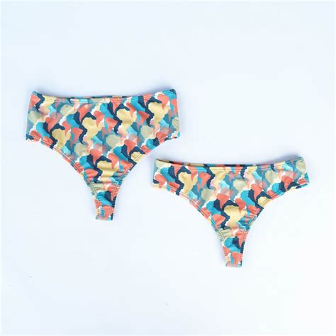Bombacha Bikini Estampa La Linea Del Rio Somos América del Sur
