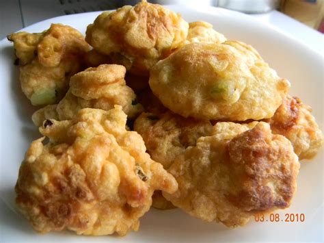 cooked cucur udang geragau