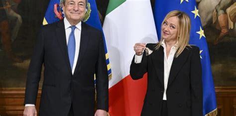 La Meloni Suona La Campanella Passaggio Di Consegne Con Draghi